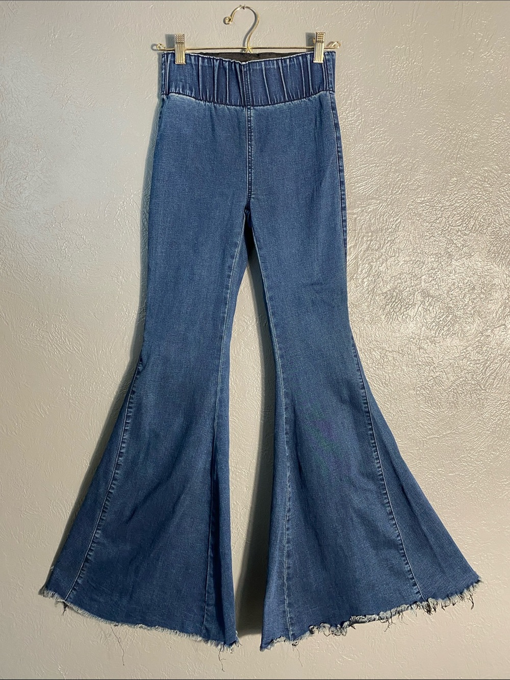 Three Bird Nest Bell Bottom Jeans XS High Rise Boho Festival Raw Hem Flare